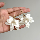 White Elegant Flower Earrings